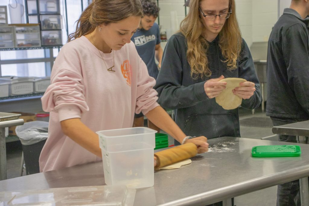 OHS 9.11.24-14 Students making pizza / bread , Ooltewah High culinary pathway