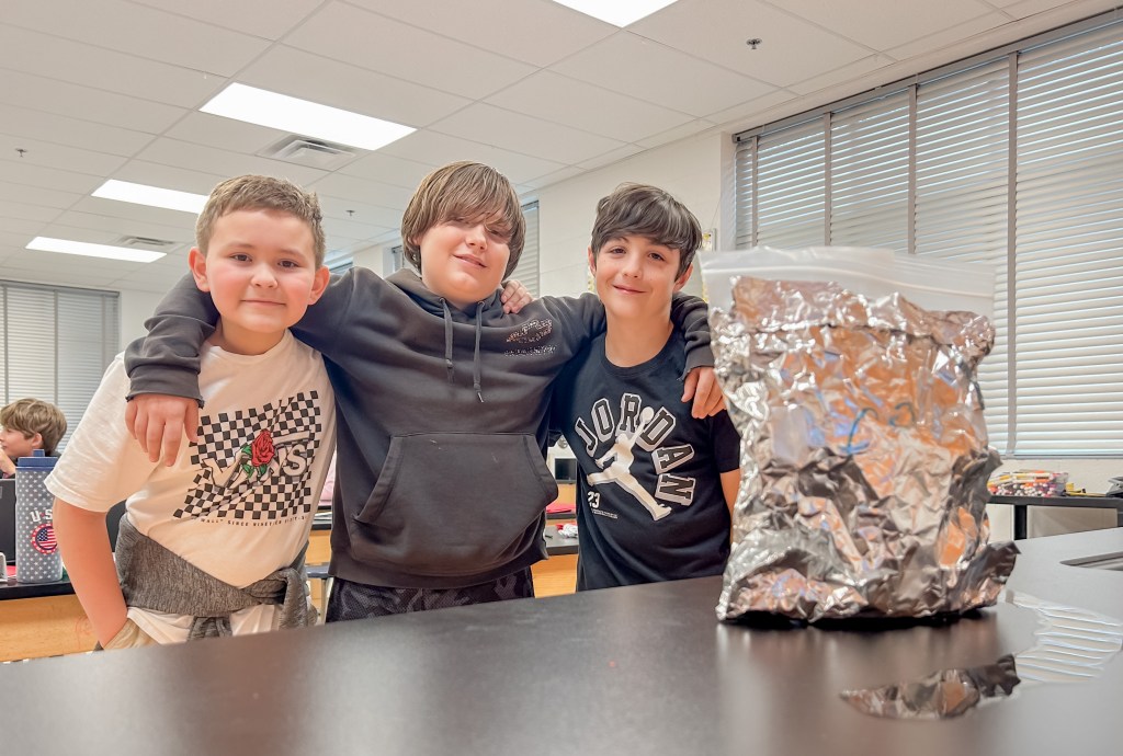 Organ Donor Project Sale Creek-3 Middle School kids showing science project