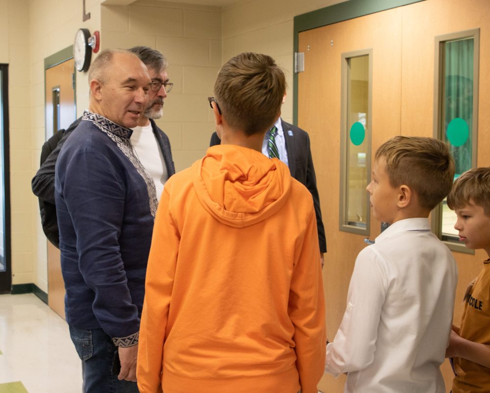 Ukraine Delegate Visits EBE-12 kids talking to mayor during East Brainerd Elementary Ukraine Mayor Visit
