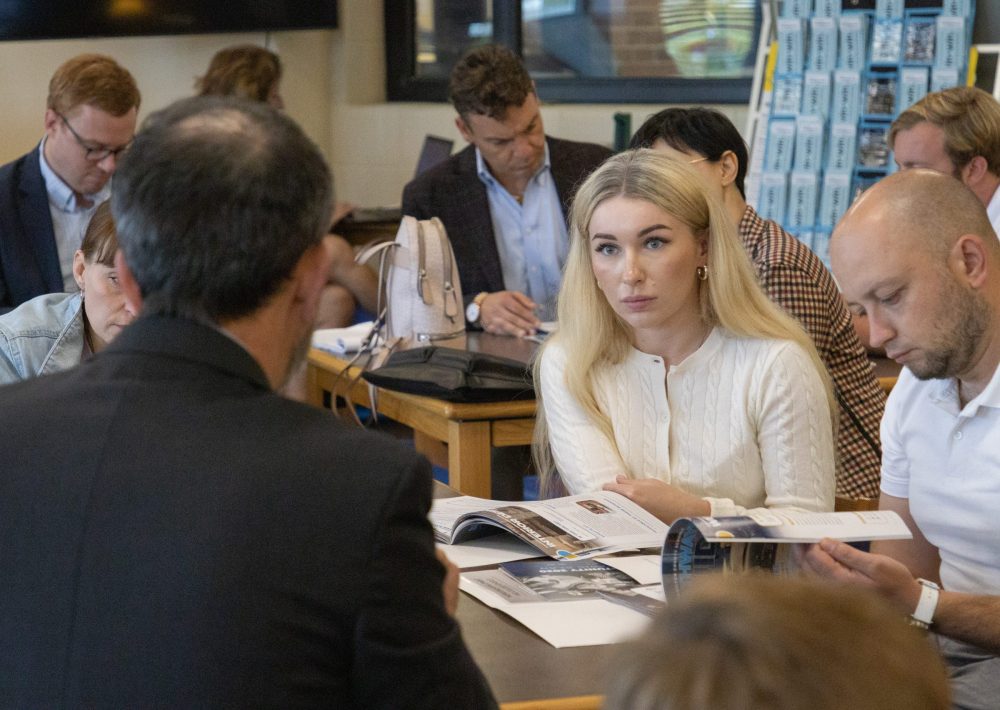 Ukraine Delegate Visits EBE-17 Dr. Robertson speaking to visitors during East Brainerd Elementary Ukraine Mayor Visit