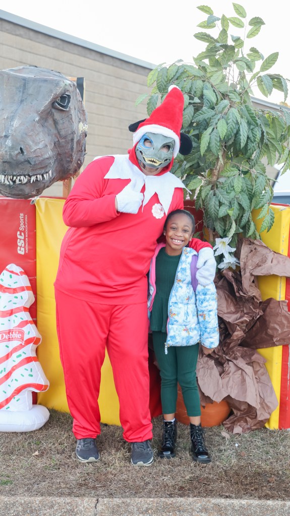 12 25 Elf At Wallace-8